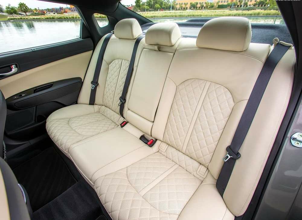 Kia-Optima_2016_foto_salona