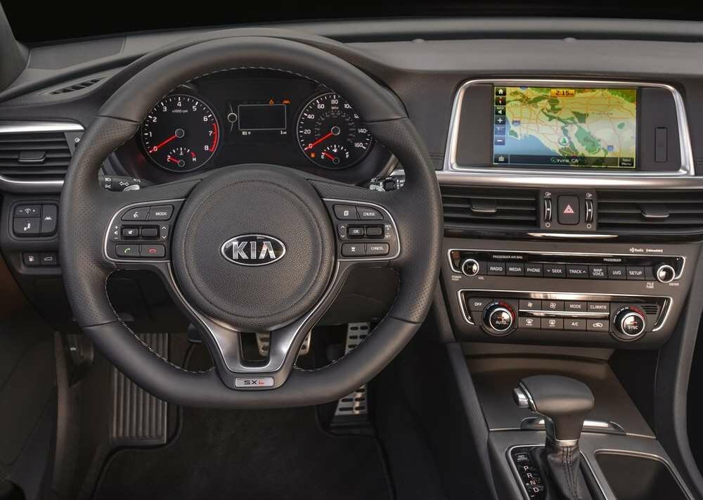 Kia-Optima_2016_panel