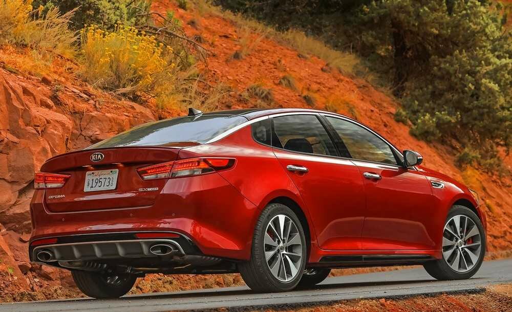 Kia-Optima_2016_sedan