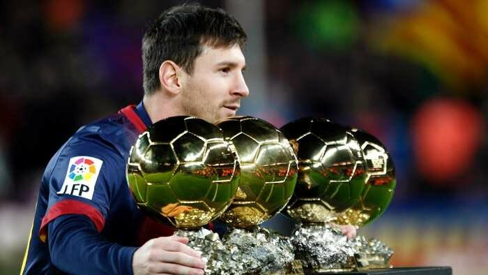 messi_with_gold_balls