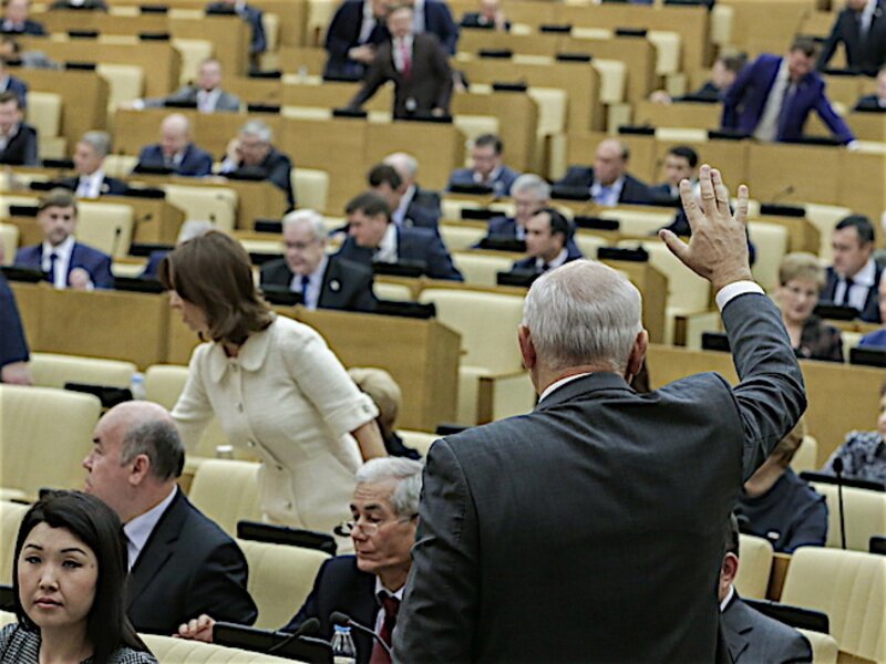 Мандаты будут забирать у прогульщиков