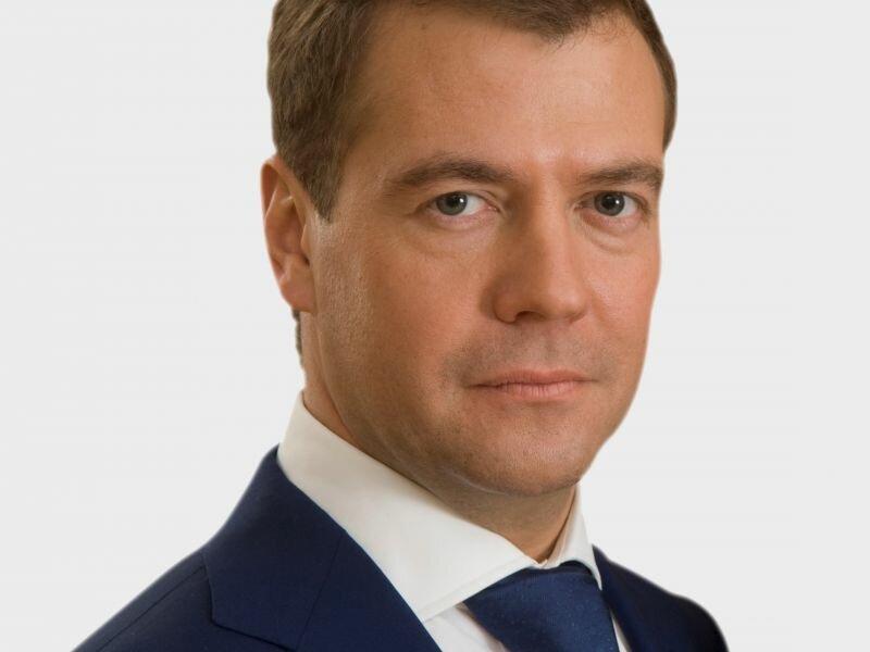 Медведев возглавит список "ЕР"
