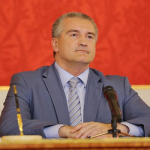 Аксёнов укрепляет связи с французами