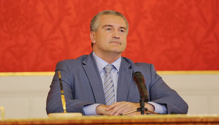 Аксёнов укрепляет связи с французами