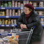 Почти половина россиян считают себя бедными