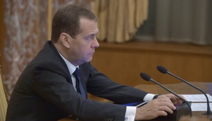 Медведев поздравил премьера Вьетнама