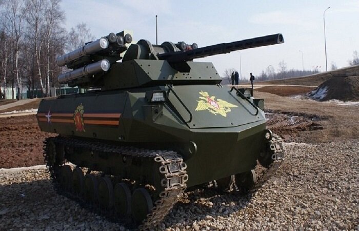 Демонстрация робот-танка на выставке